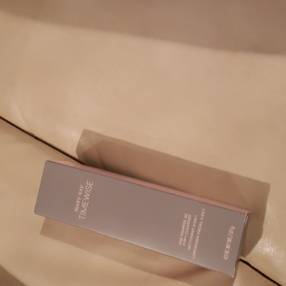 Mary Kay timewise age minimize 3D 4 in 1 cleanser for combination to oily skin.